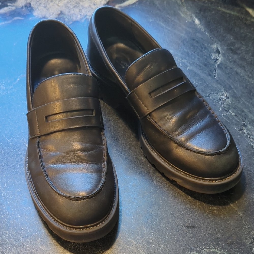 Vagabond Classic Black Leather Loafers